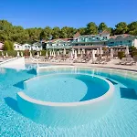 Dans Avec Piscine *